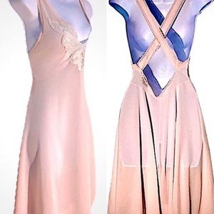 VTG PINK NYLON APPLIQUÉ CROSS-BACK FLARED CHEMISE SLIP DRESS by VANITY F…